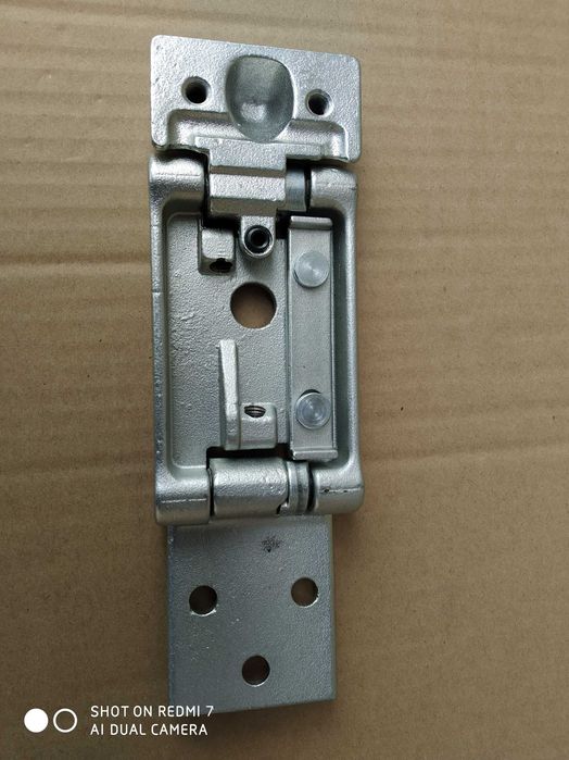 Петля задней двери распашной MERCEDES SPRINTER 95-05