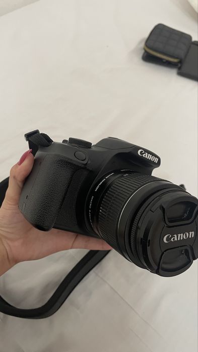 Canon EOS Rebel T7 + lente 18-55mm