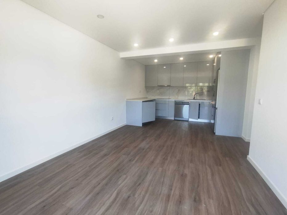 Apartamento T2 Remodelado e Equipado com Elevador em Grijó