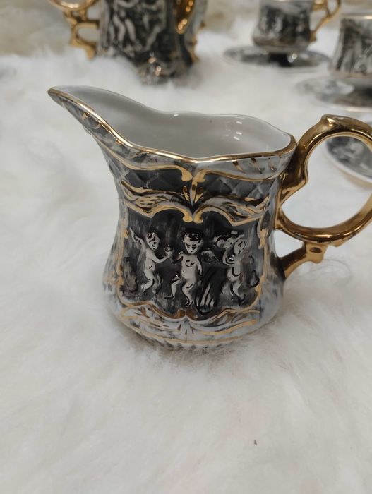 Conjunto de chá antigo