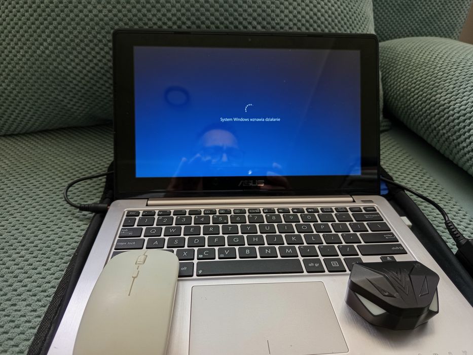 Notebook Asus x202e dotyk 4Gb 500 Gb