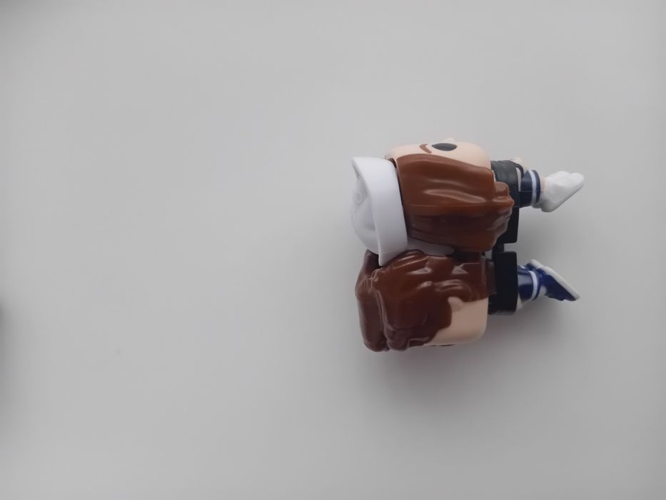 Kinder joy stranger things Robin I Steve Funko