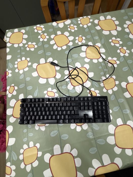 Vendo teclado da Trust Gaming