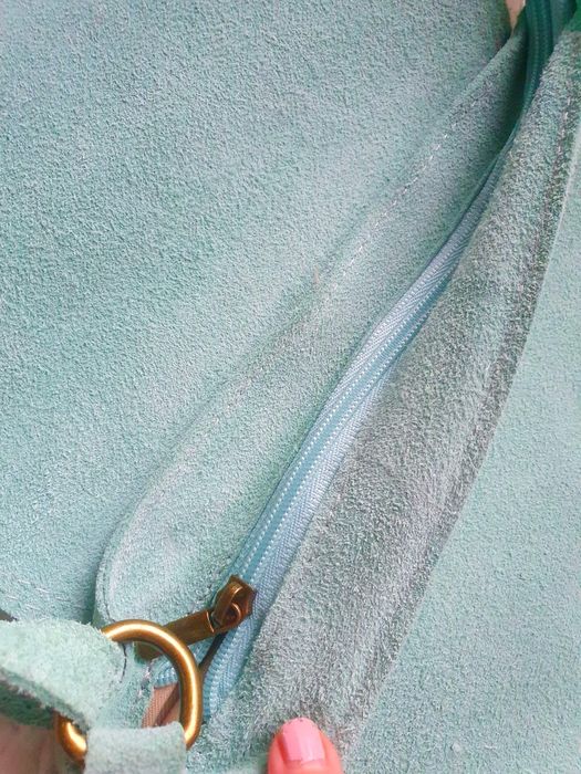 Zamsz naturalny miętową nowa torebka listonoszka