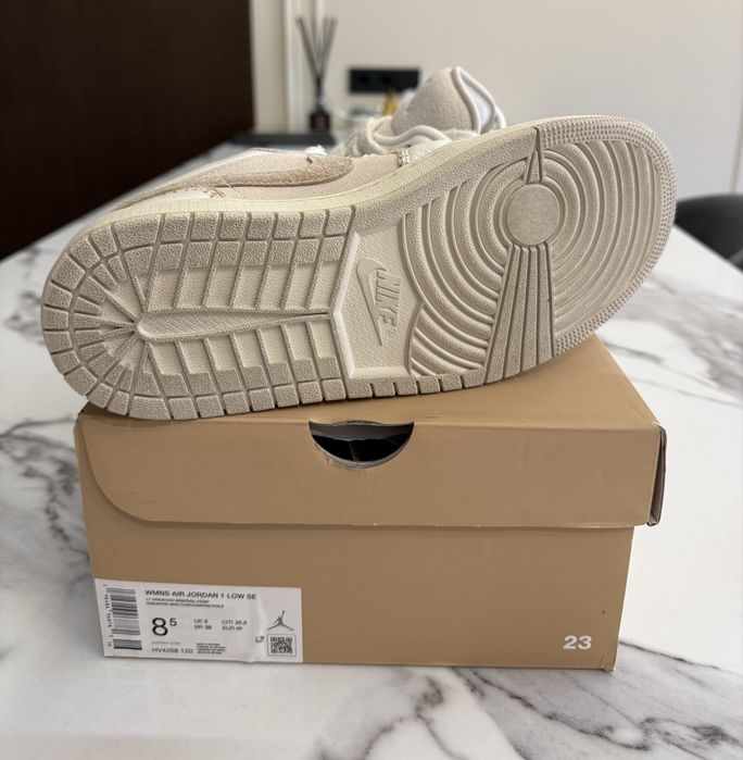 Жіночі кросівки Nike Air Jordan 1 low se, р. 39