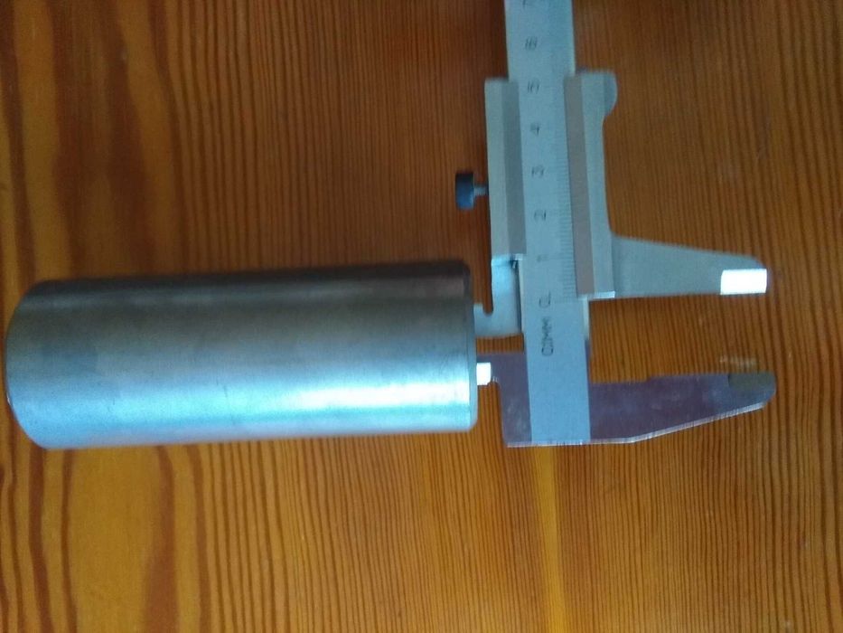 Tuleja metalowa - owalna