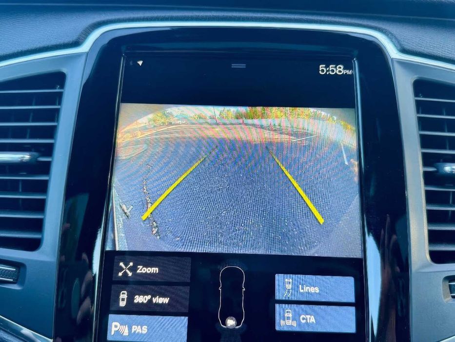 Volvo XC90 T6 Momentum 6-Passenger      2020