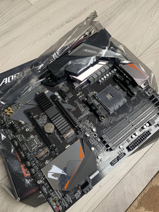 Материнська плата  GIGABYTE B450 AORUS ELITE V2 (AM4)
