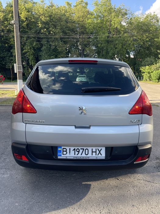 Автомобіль Пежо 3008