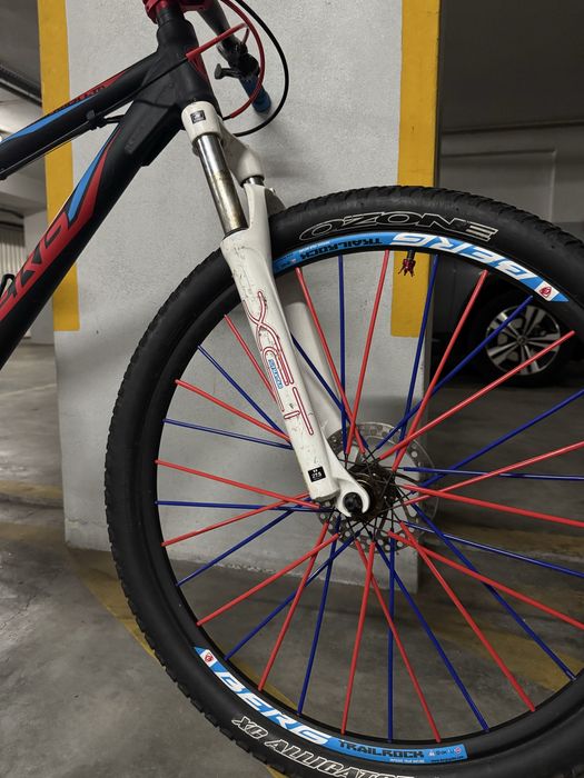 Bicicleta Berg BTT modificada para wheeling