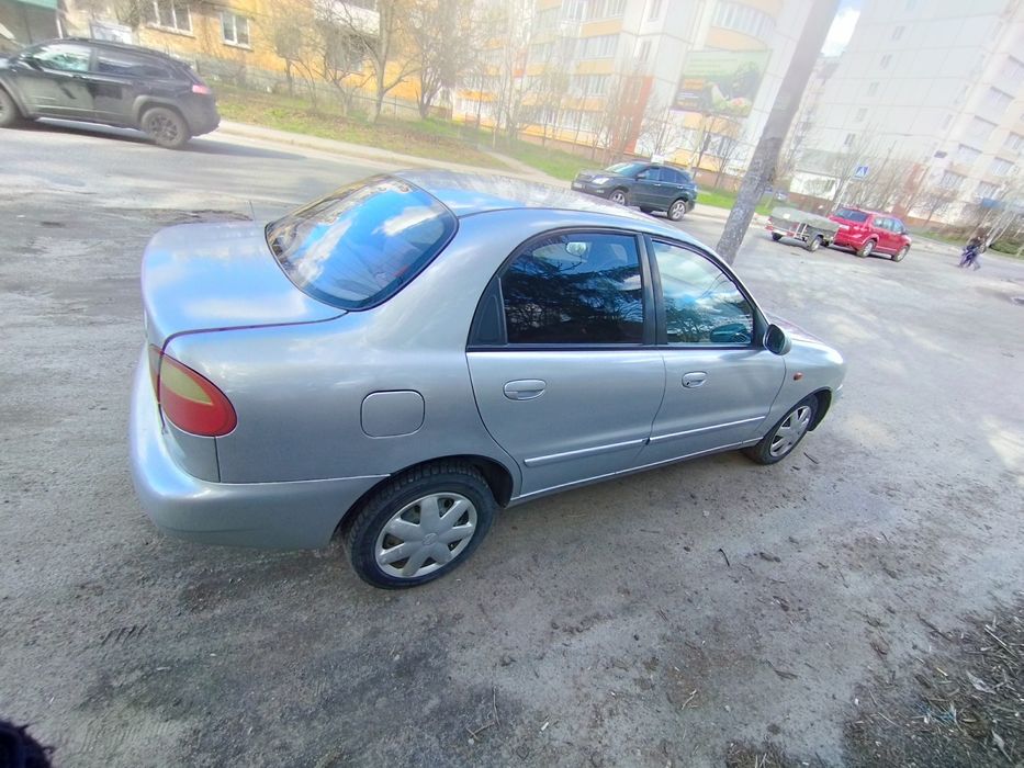 Продам автомобіль Daewoo Lanos 1.5