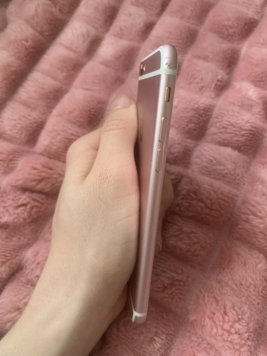 Продам iphone s на запчастини