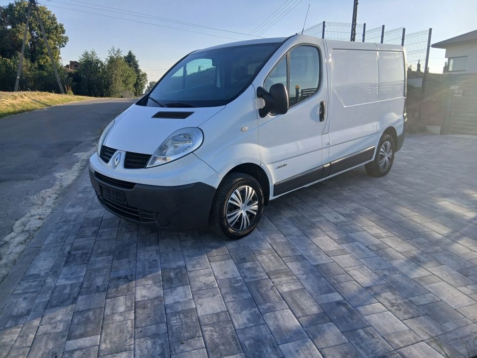 Renault Trafic 2.0dci 115km euro5  klimatyzacja hak