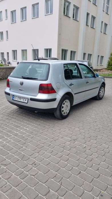 Volkswagen GOLF 4 1.4 2002p