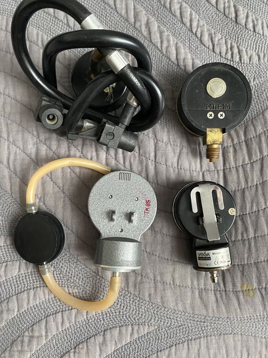 Манометры три штуки