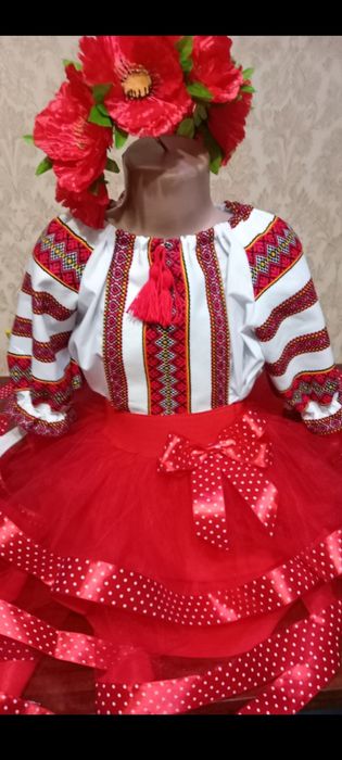 Великий вибір вишиванок ,костюмів ,віночків