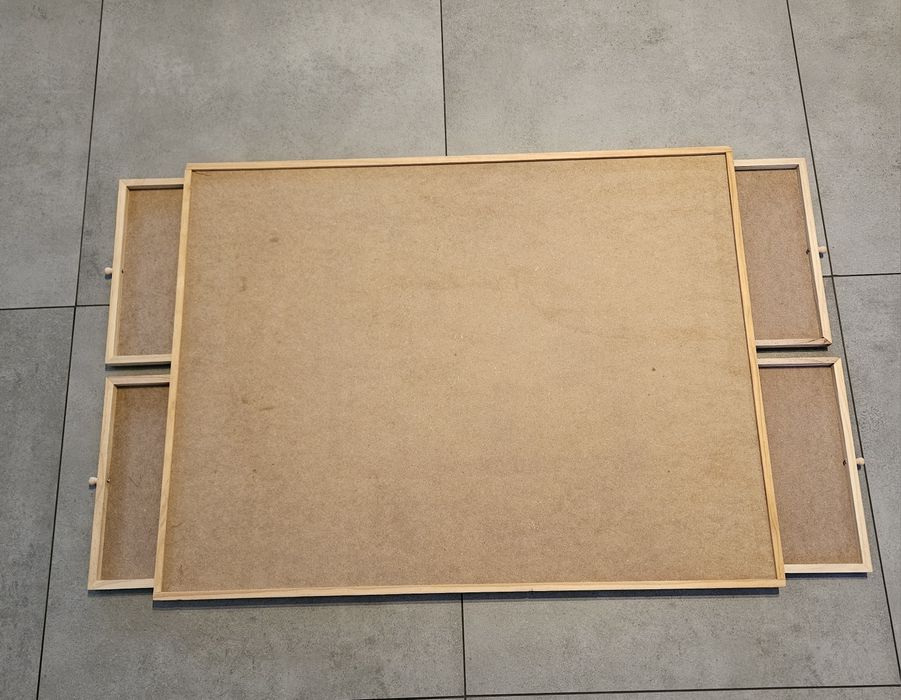 Drewniana podkładka do ukladania puzzli z szufladkami