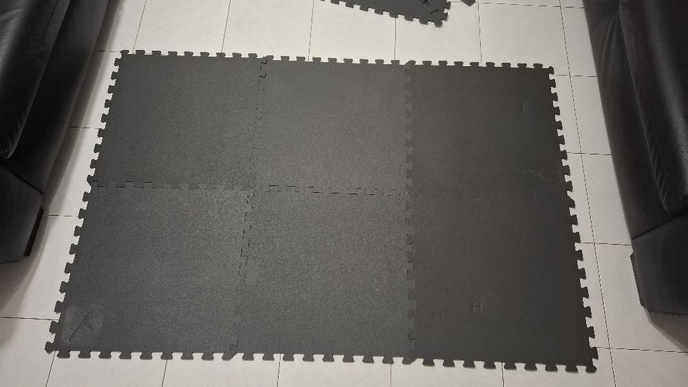 Tapete puzzle em ótimo estado treino musculação