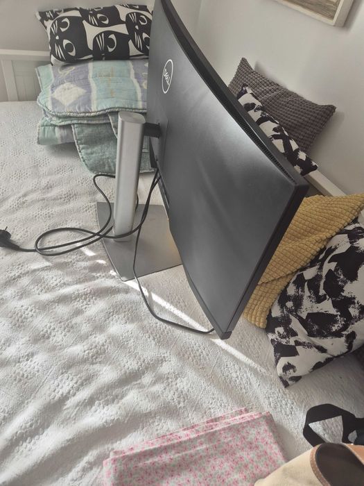 Monitor Dell com defeito
