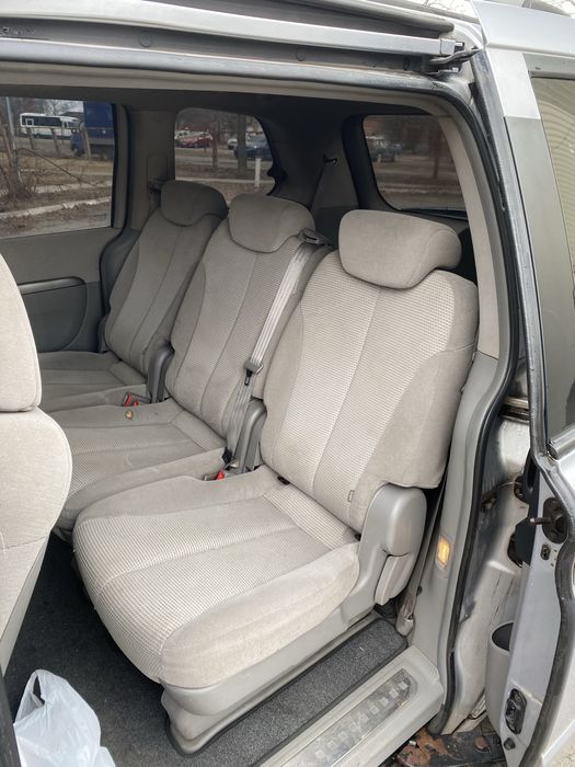 Продам Kia Carnival