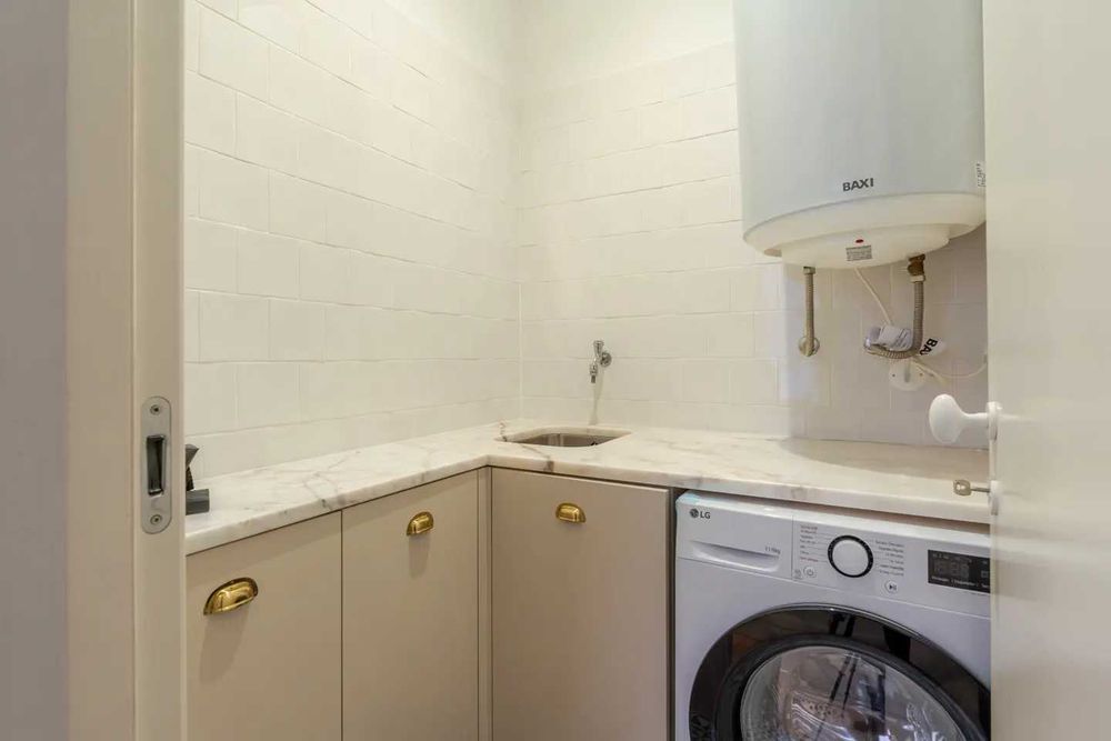 apartamento t3  R. de Mouzinho da Silveira 180