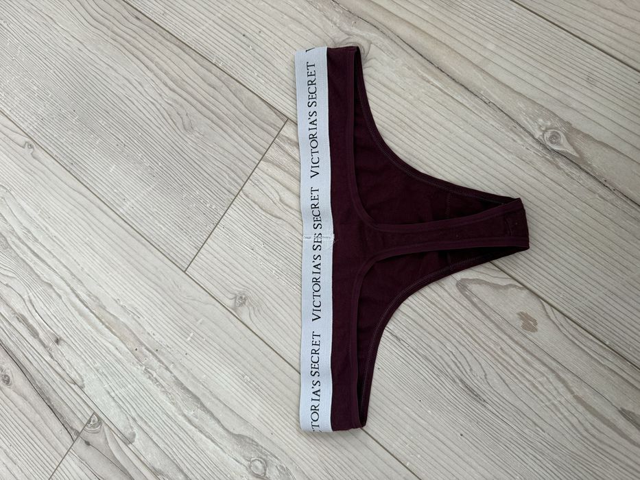 Majtki Victoria’s Secret stringi guma logo bordowe nowe bez metki