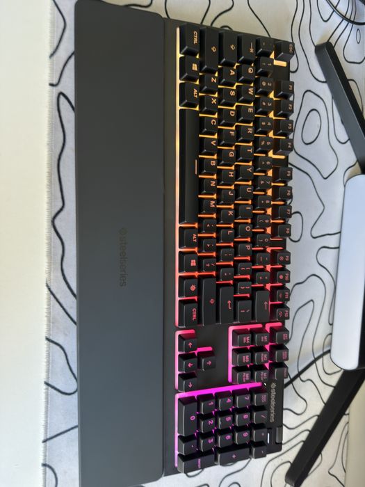 Klawitura steelseries  apex 3