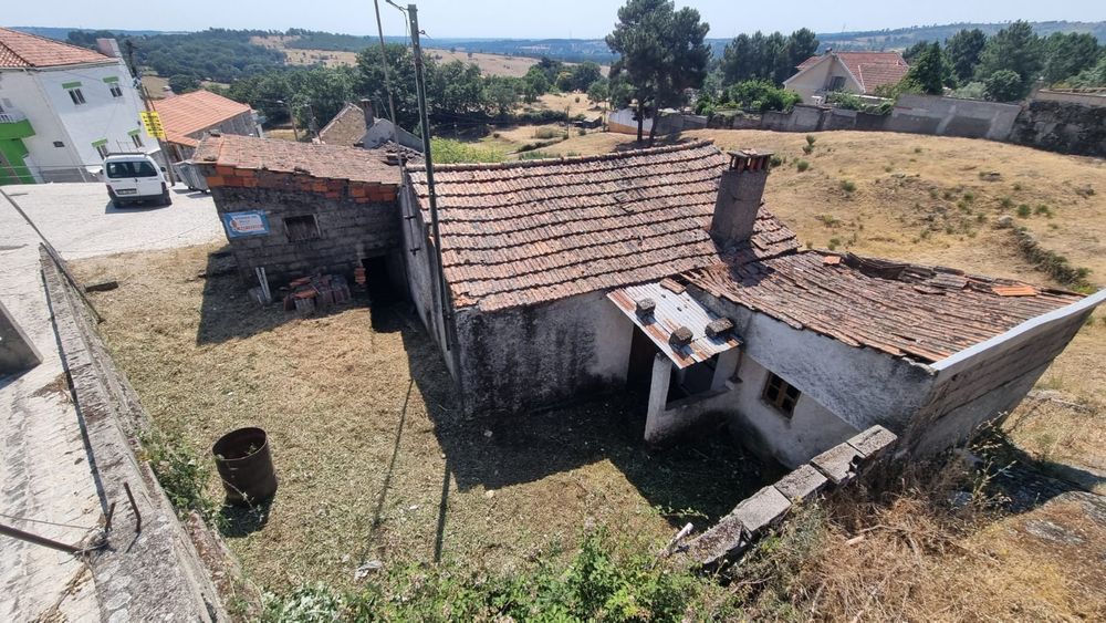 Casa a restaurar freguesia e da Guarda alfarazes