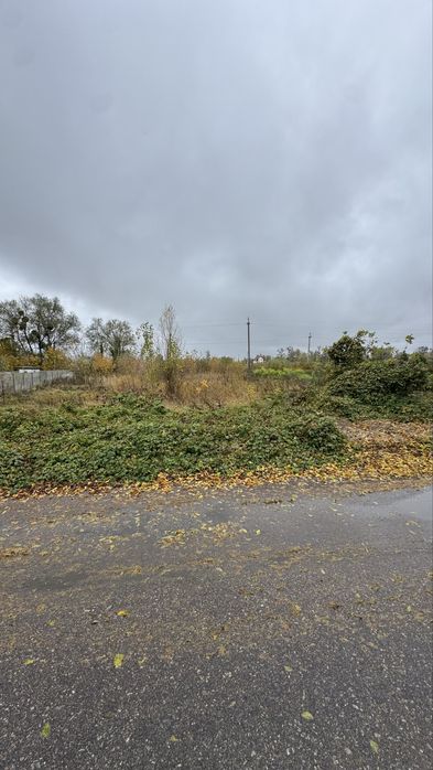 Продам участок 10 соток Бородянка Жилая улица с Газом.