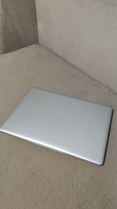 Ноутбук Dell Бізнес-клас Core i3-8gen / DDR4 / SSD M.2 / Стан ідеал!