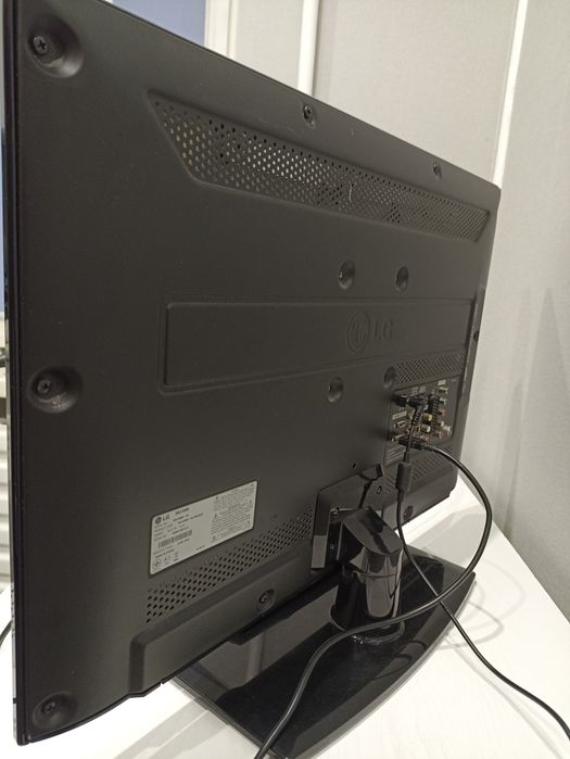 Телевизор 26'' дюймов LG LED HDMI, VGA, SCART и др. входы телевізор 26