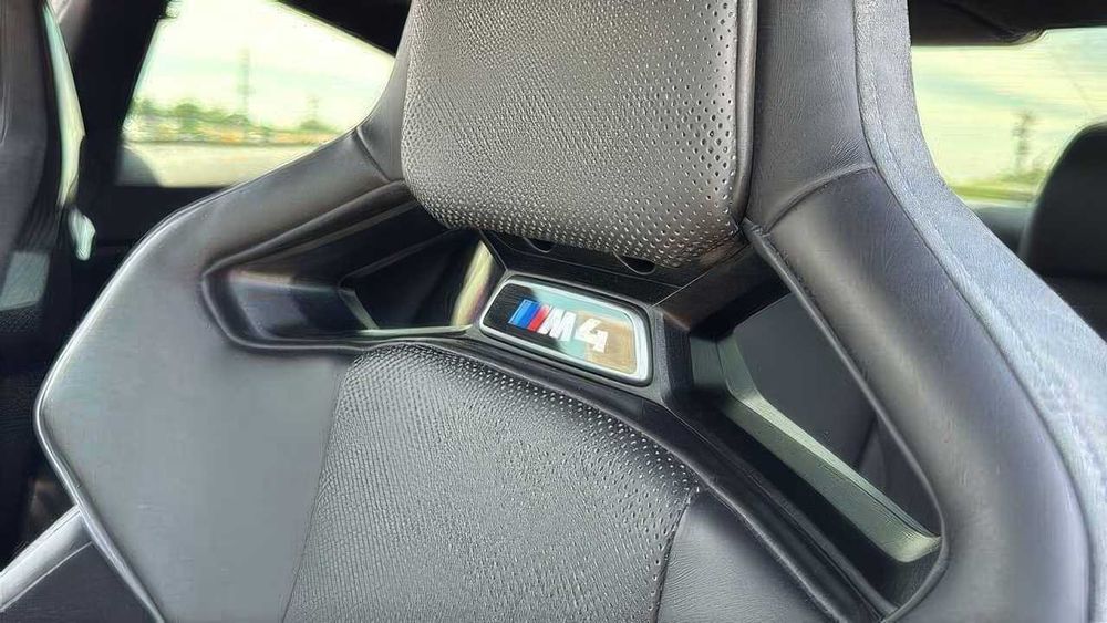BMW M4      2021