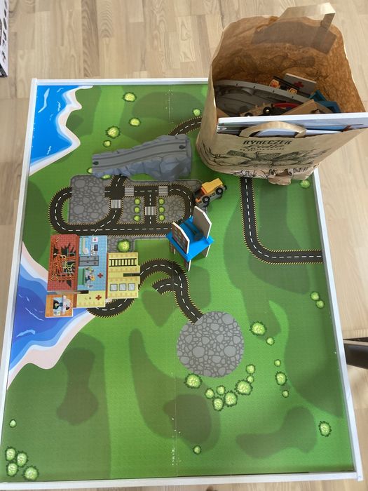 Sprzedam stolik kolejke playtive