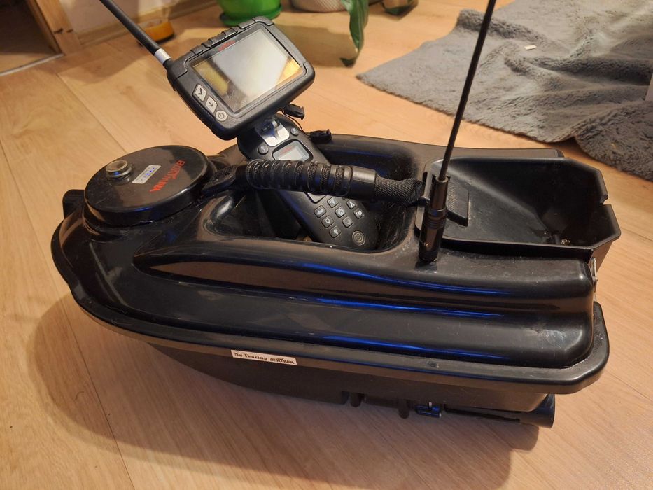 Łódka zanętowa Boatman Actor Pro z GPS i Echo