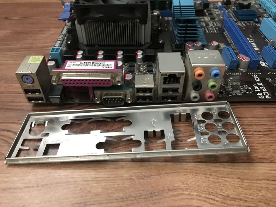 AMD Athlon X2-245 процесор,8 GB RAM,материнська плата Asus M4A77