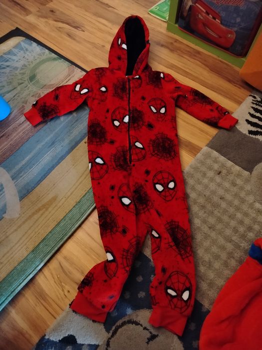 Ciepłe piżamki dla chłopca