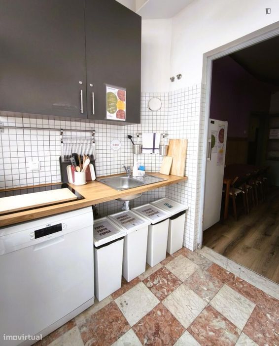 Quarto - localizado em Picoas Lisbon
