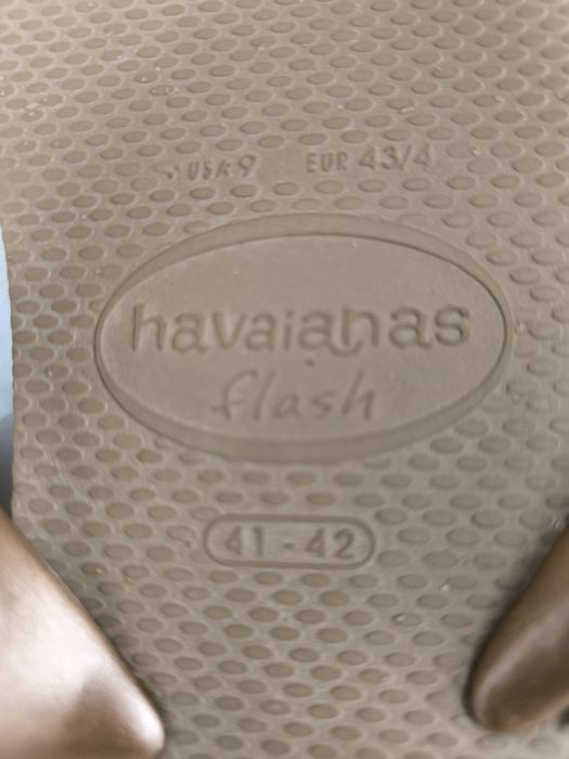 Chinelas Havaianas douradas - NOVAS