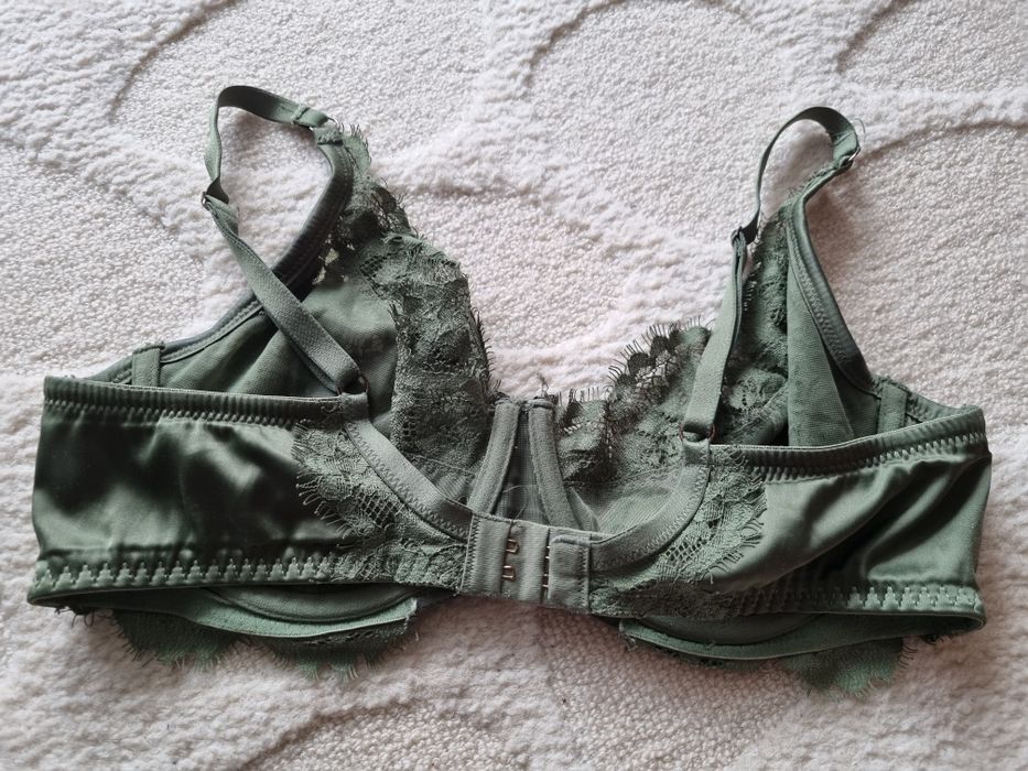 Biustonosz Hunkemoller Noir - 80D
Serdecznie polecam!
