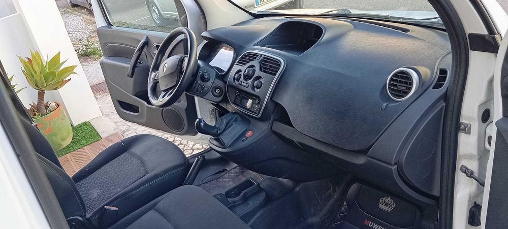 Renault Kangoo Business  2016 C/3 lugares,1 Proprietário , Nacional ,em ótimo estado.