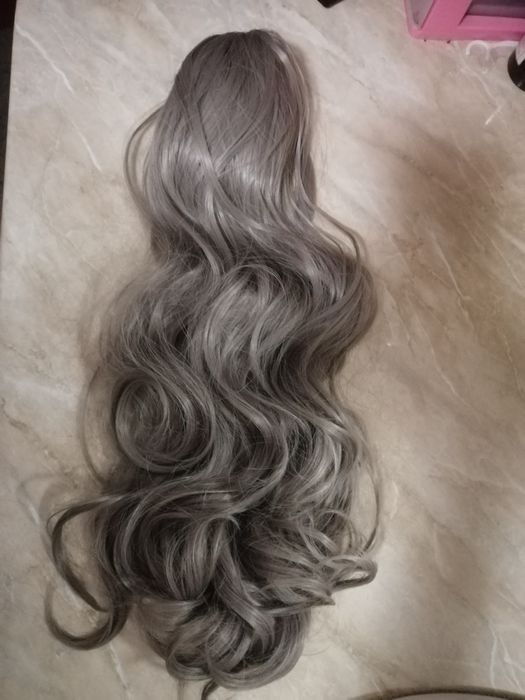 Продам парики, чёлки, накладки, хвосты