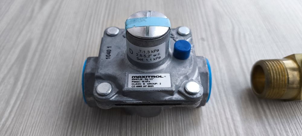 Регулятор (редуктор) тиску газу Maxitrol RV47LM з перехідником
