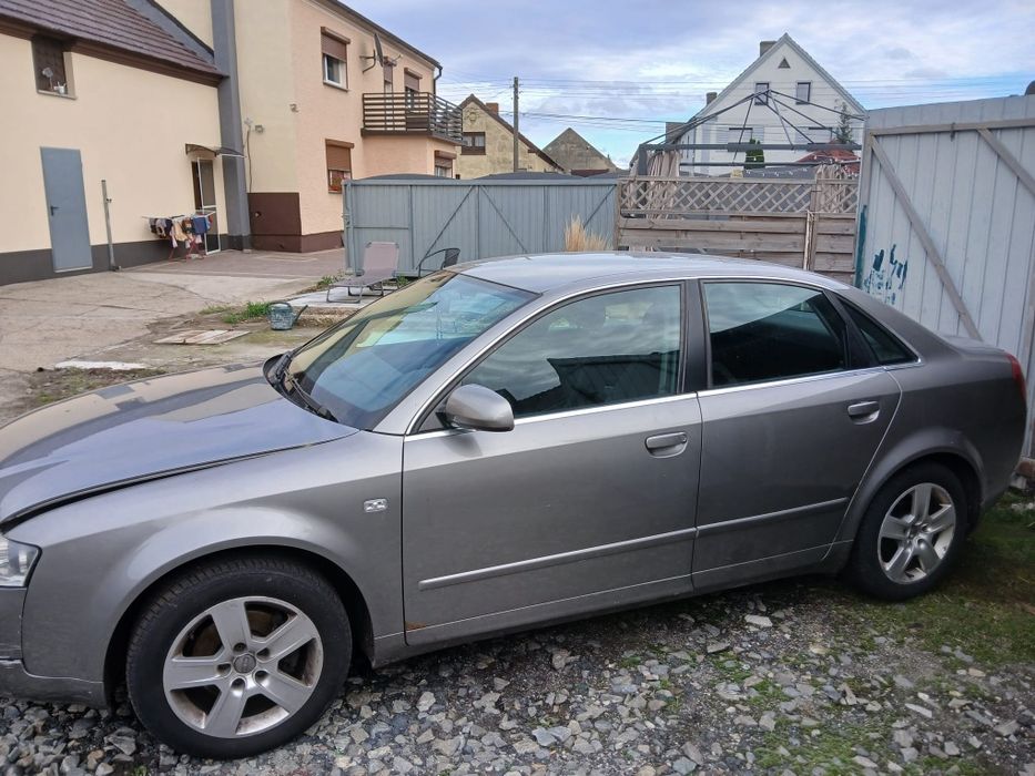 Audi A4 uszkodzony silnik