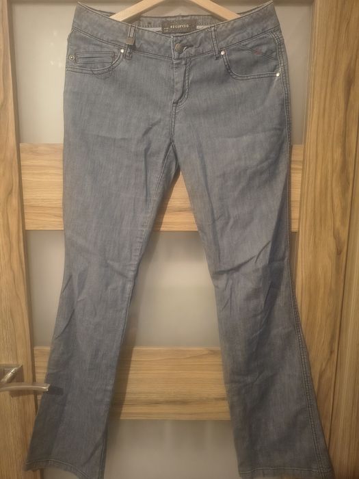 Damskie długie spodnie jeansowe (Reserved W30 L34)