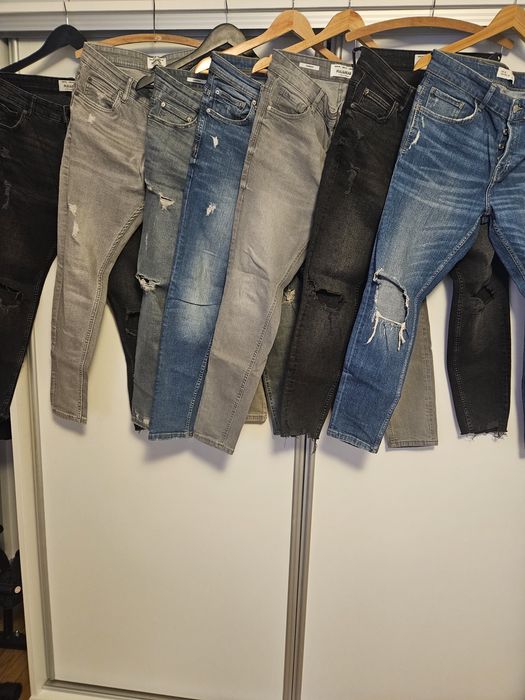 Spodnie męskie firmy ZARA, PULL&BEAR.