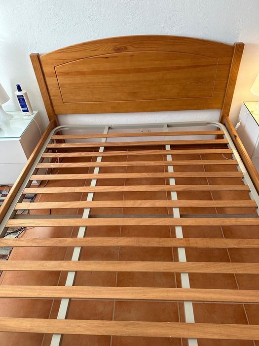 Cama casal Madeira j boa