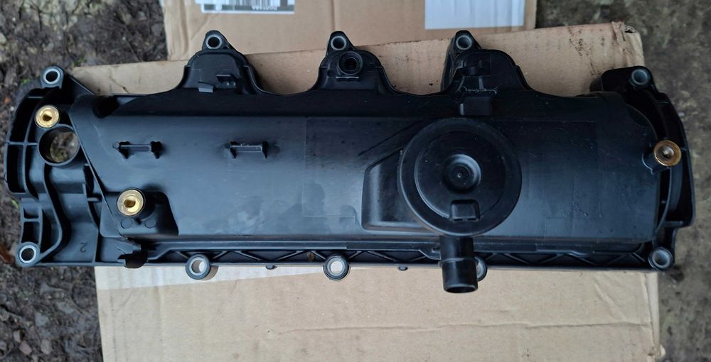 Клапанна кришка рено мега3,рено флюенс,дастер,кенго