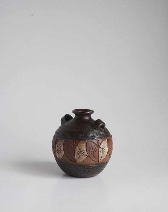 Clay decorative items64751538473730123