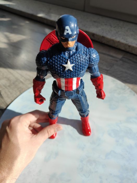 Figurka Kapitan Ameryka