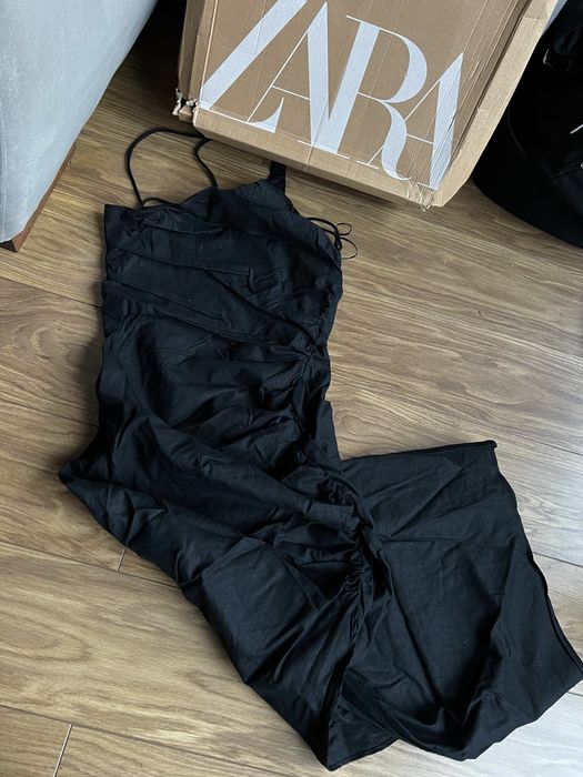 Sukienka Zara lniana viskoza na jedno ramię długa taliowana